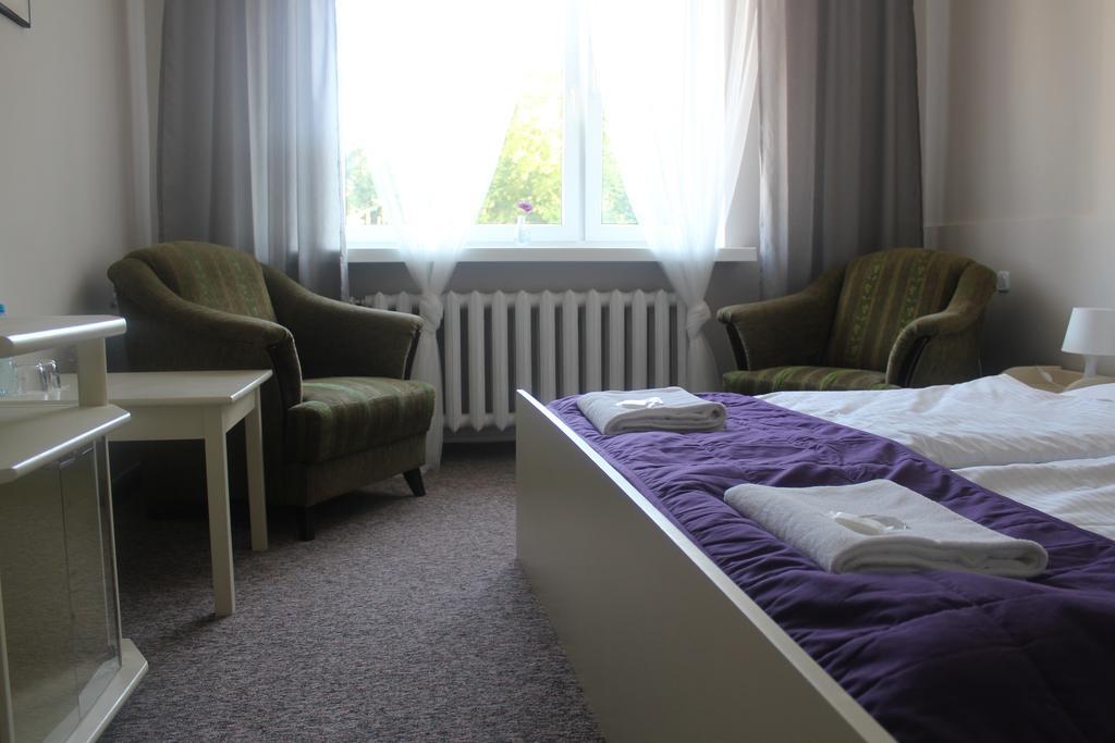 Hotel Pod Debem 지엘로나구라 외부 사진
