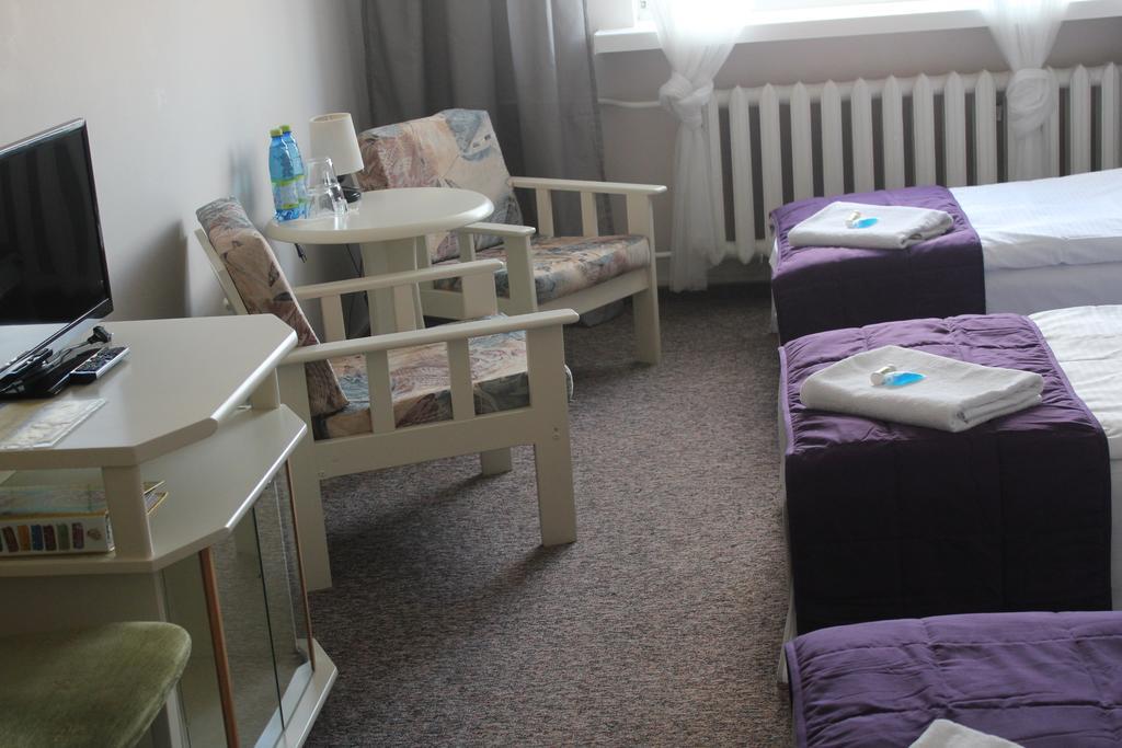 Hotel Pod Debem 지엘로나구라 외부 사진