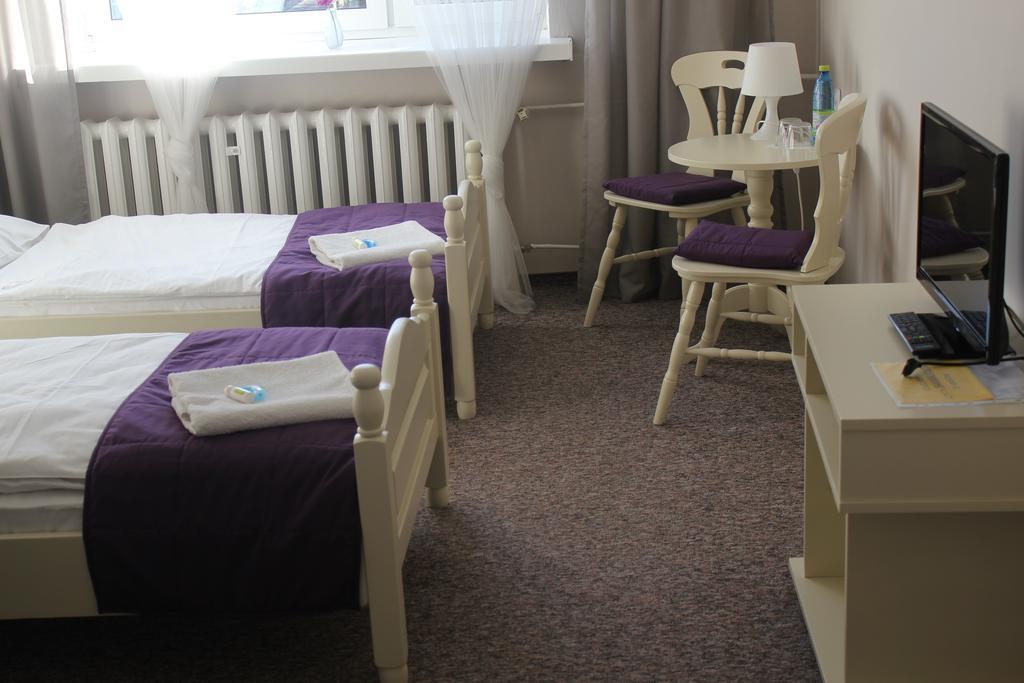 Hotel Pod Debem 지엘로나구라 외부 사진