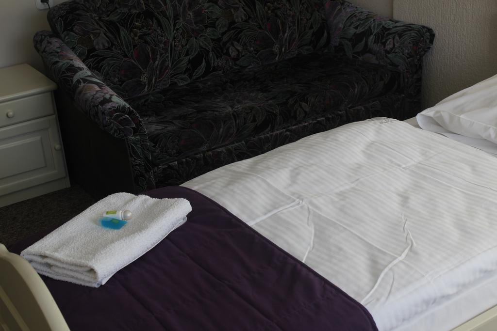 Hotel Pod Debem 지엘로나구라 외부 사진